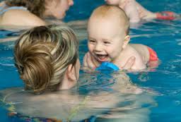 mom-with-baby-swimming-2